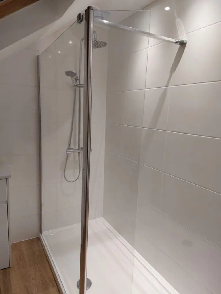 Lakes fixed shower panel with flip panel