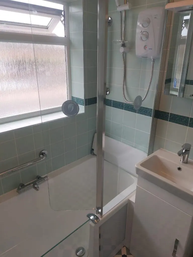 Walk-in bath