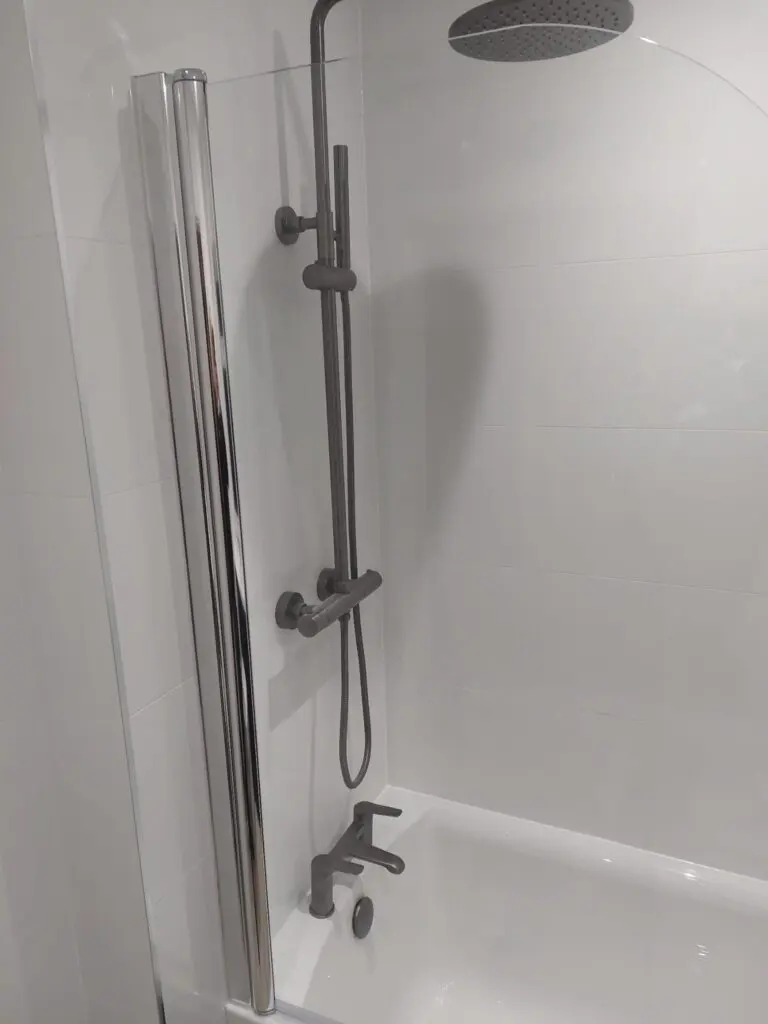 Aqulla Drench Shower in Gun metal