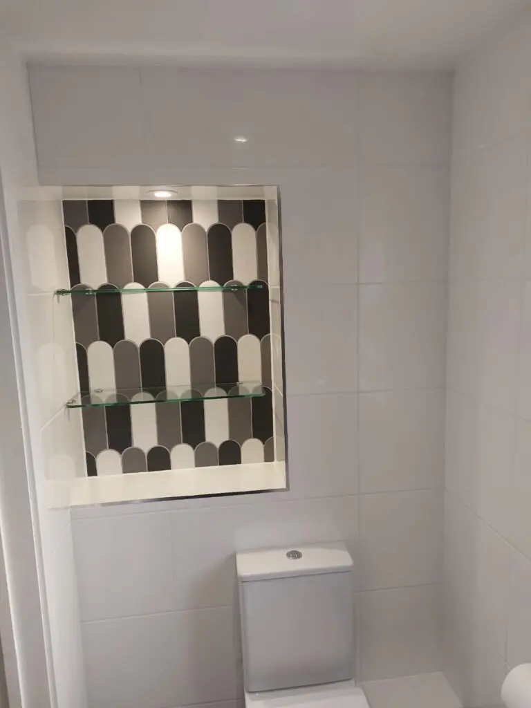 Recessed shelfs in shower room