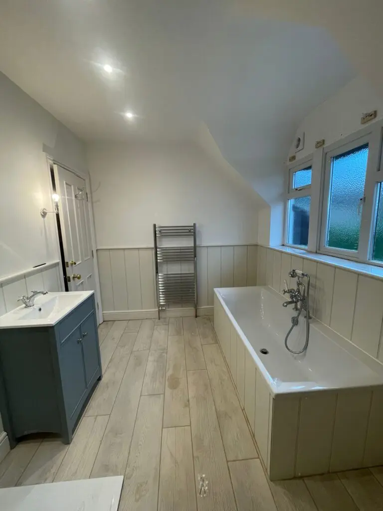 Traditional bathroom