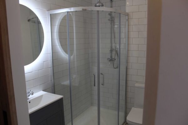 Lakes Quad Shower Cubicle with Metro tiles